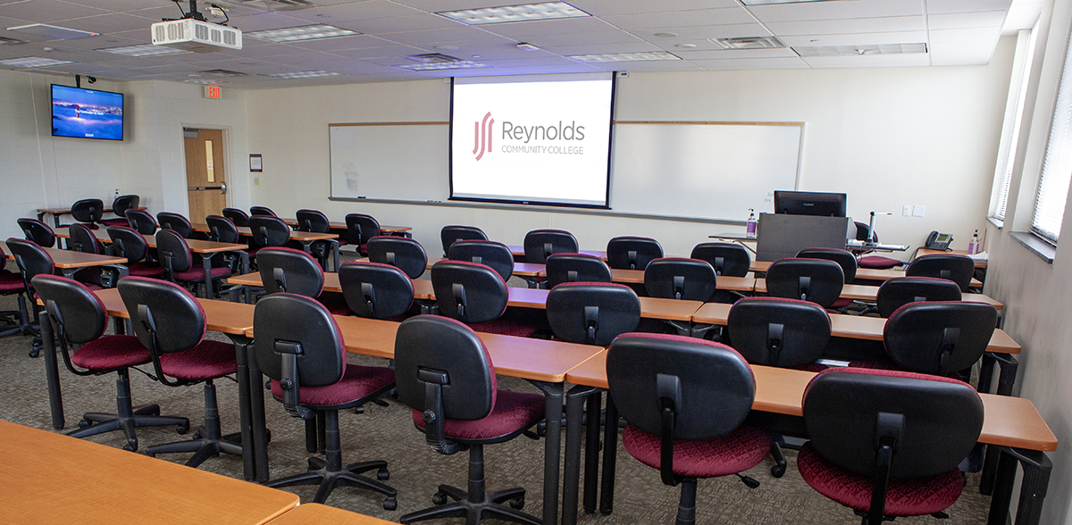 HyFlex Classroom with state of the art Zoom and video functions with ven diagram showing synchronous, asynchronous and in-person learning