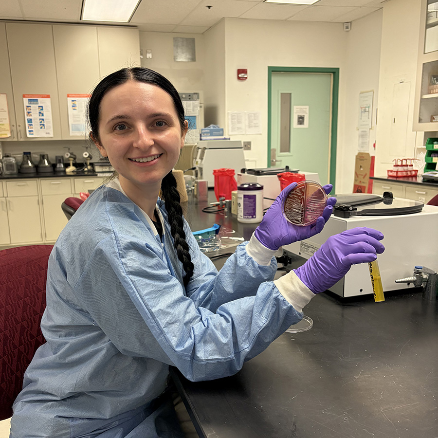 Finding purpose through perseverance: Lauren Nicholas pursues a future in laboratory science
